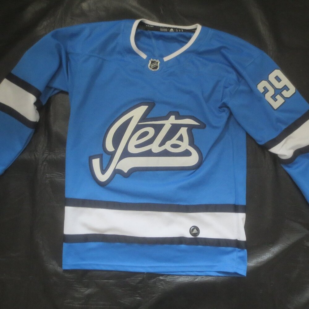 NWOT Original True North Sports Adidas Winnipeg Jets Patrik Laine #29 Jersey